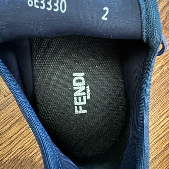 Preowned like new Fendi Running Sneakers - Picture 7 of 10